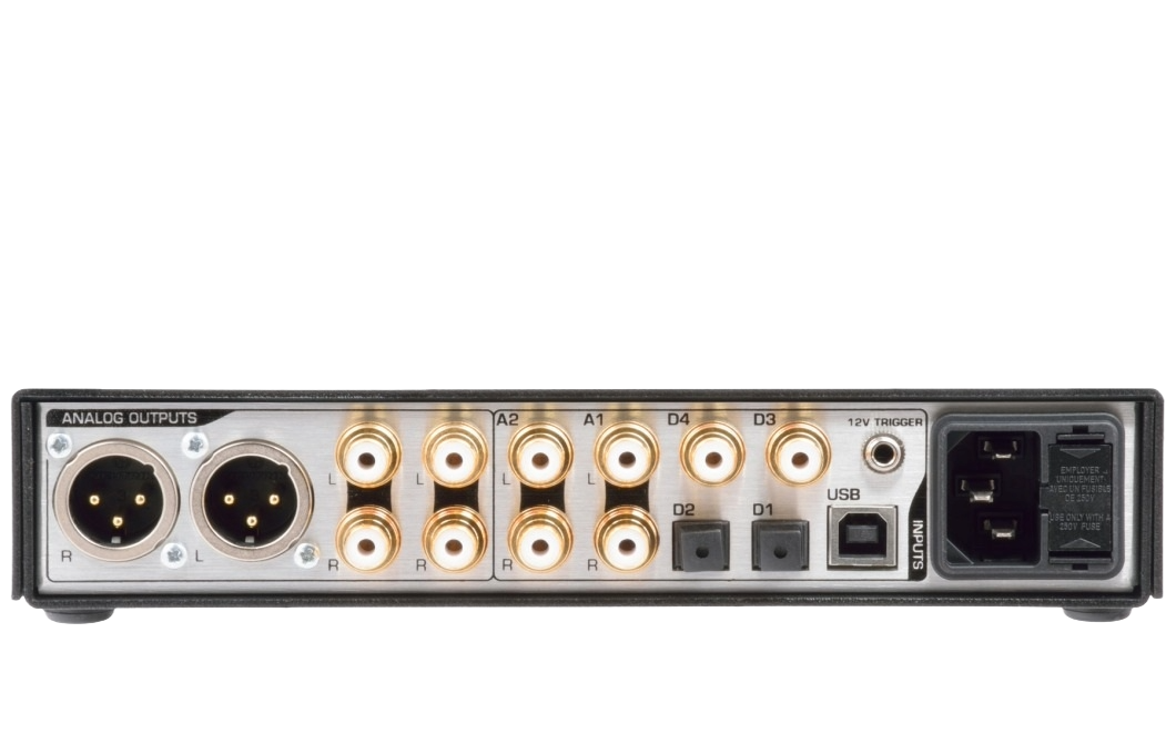 Benchmark DAC3 L Zwart achteraanzicht 