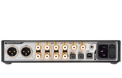 Benchmark DAC3 L Zwart achteraanzicht 